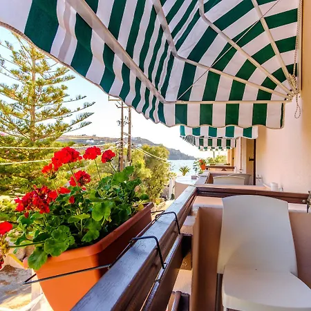 Aphrodite Syros Кинион