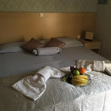 Aphrodite Syros Κίνι