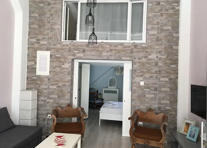 Ξενοδοχείο Aphrodite Syros 2*